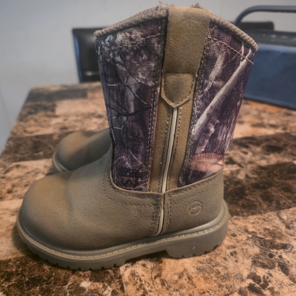 Kids Camouflage Boots